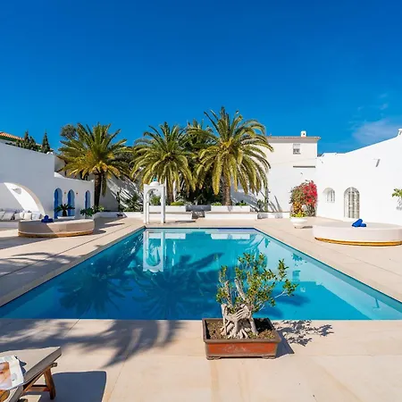 Villa Cubo's Mauresque *