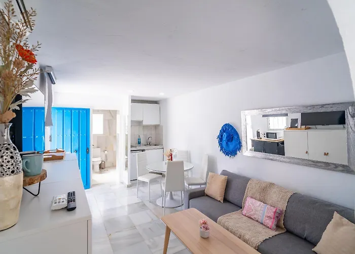 Villa Cubo's Mauresque *