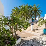Villa Cubo's Mauresque *