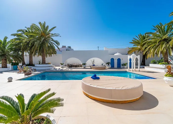 Cubo's Mauresque Villa *