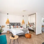 Villa Cubo's Mauresque *