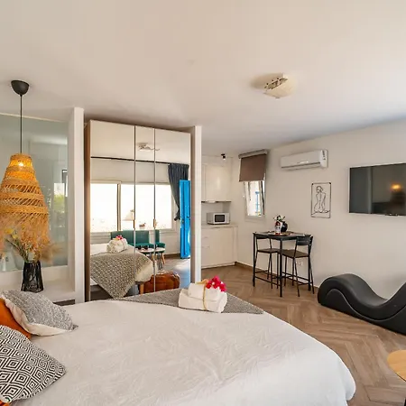Cubo's Mauresque Villa *
